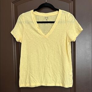 Madewell V-Neck Tee in Light Yellow Sz Small